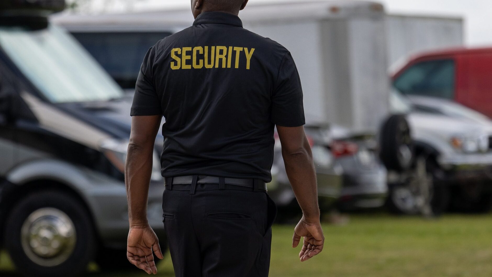 An ARDENT Emergency Response Team Officer arriving unannounced to check an Officer's post.